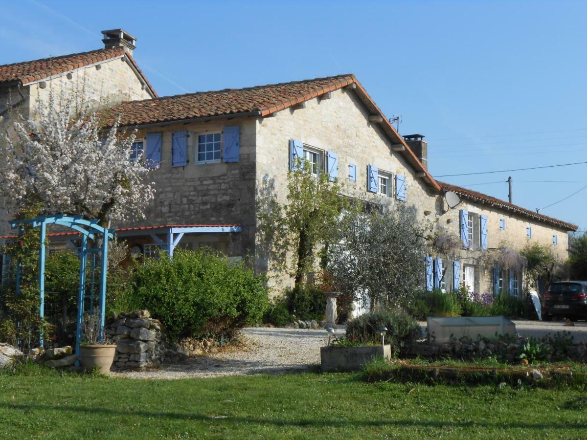 Chat Noir Gite Et Chambre D'Hotes Bed & Breakfast Genouille  Eksteriør bilde